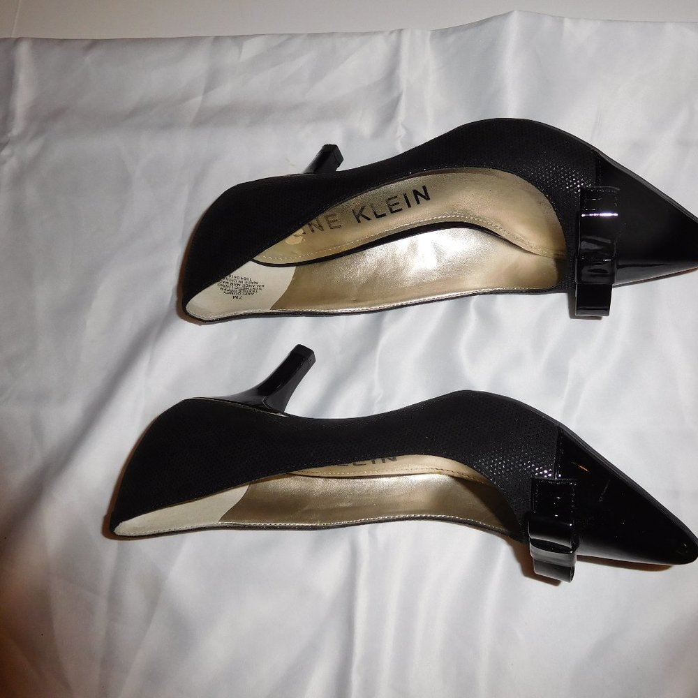 Anne Klein Women’s Black iFlex FLOUNCY Kitten Heels/Pumps—Size 7M - Picture 3 of 7